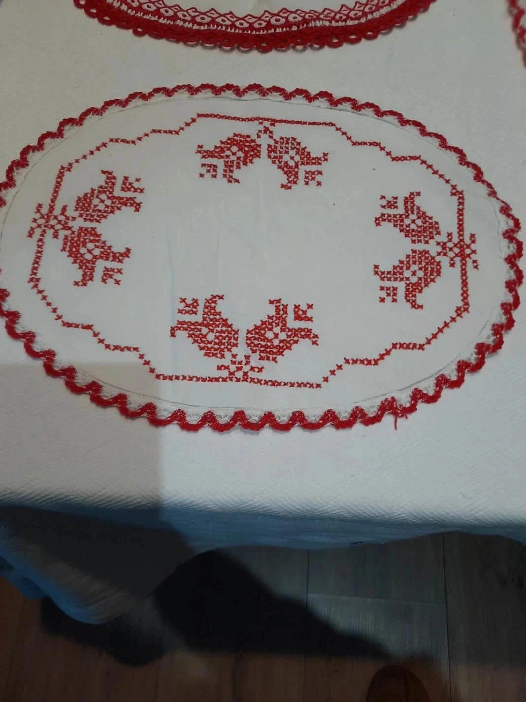 🥀Lot de 4 napperons en coton brodé. Fait Main. – photo 2